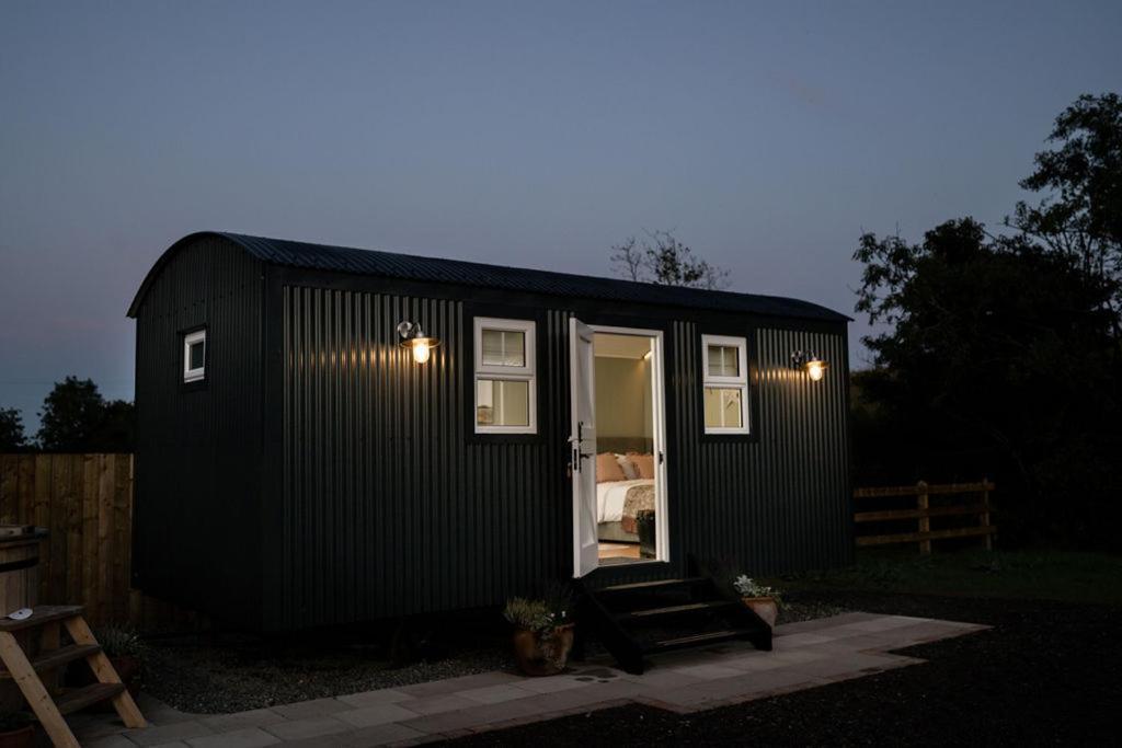 Barfield Shepherds Hut Magherafelt Exterior photo