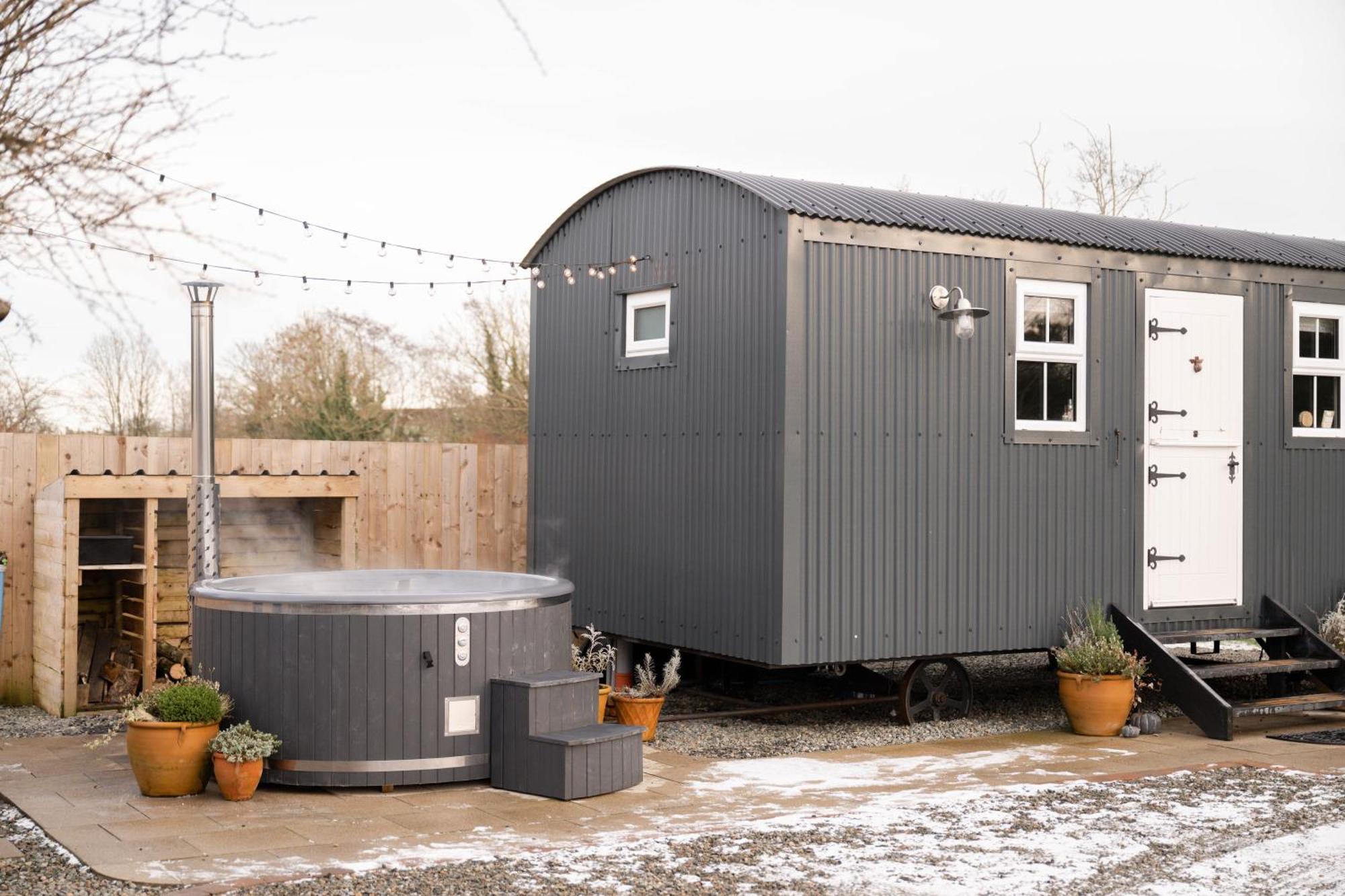 Barfield Shepherds Hut Magherafelt Exterior photo